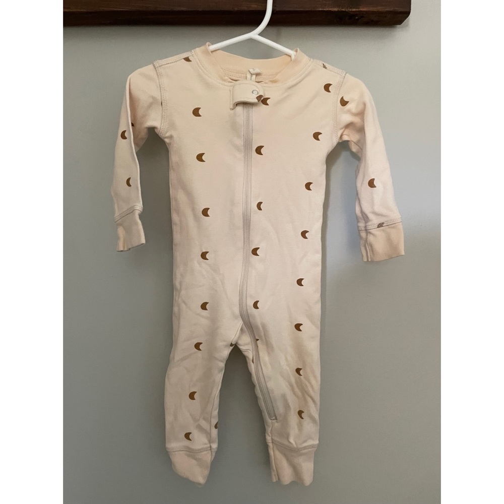 Quincy Mae Organic Baby Romper 🌙 Size 12-18 Months